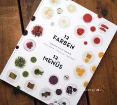 Durchgeblättert 18: Kochen nach Farben, skandinavische Küche, Streetfood und Cocktails