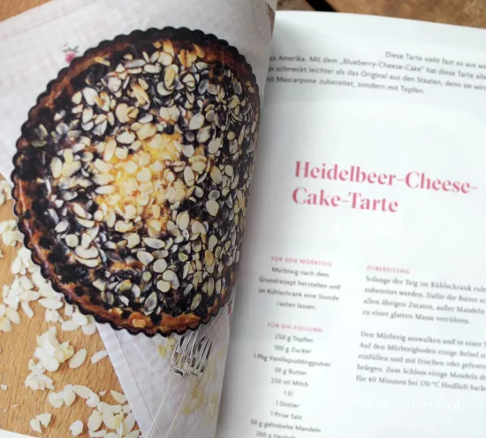 Kochbuch Beeren Himbeerschnitte und Holundereis Rezept Heidelbeer Cheesecake
