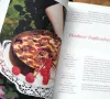 Kochbuch Beeren Himbeerschnitte und Holundereis Rezept Himbeer Zupfkuchen