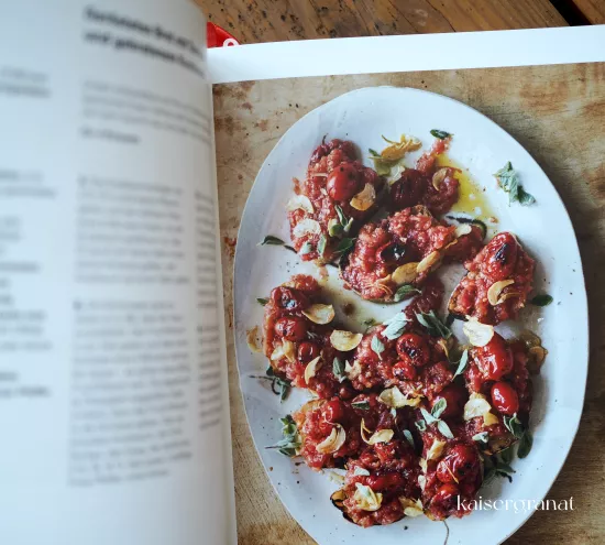Test Kitchen Das Kochbuch von Yotam Ottolenghi Rezept fuer Tomaten Knoblauch