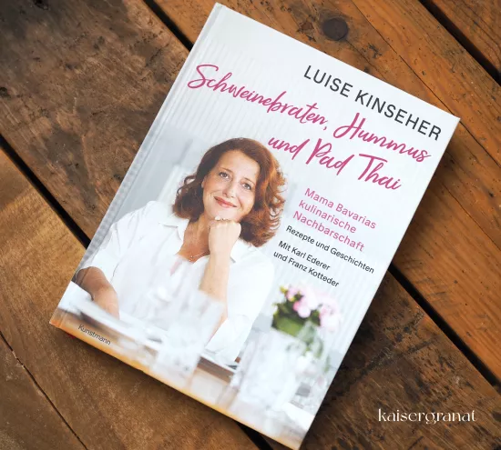 Das Kochbuch Schweinebraten, Hummus und Pad Thai von Luise Kinseher.JPG