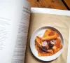 Das Kochbuch Die Bratwurst von Siegfried Zelnhefer, Katharina Pflug, Manuel Kohler 3